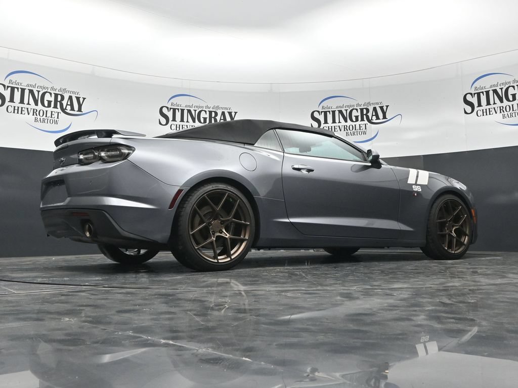 Used 2020 Chevrolet Camaro SS RWD image 31