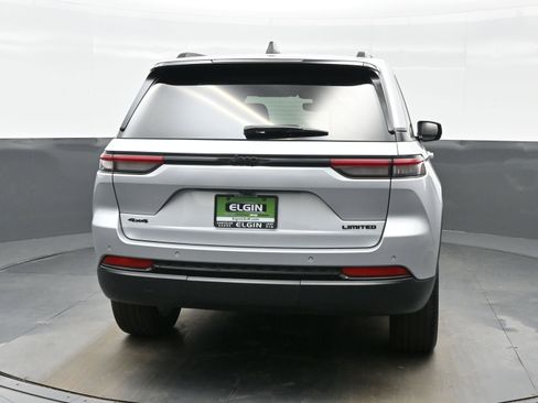 Used 2023 Jeep Grand Cherokee Limited w/ Black Appearance Package image 5