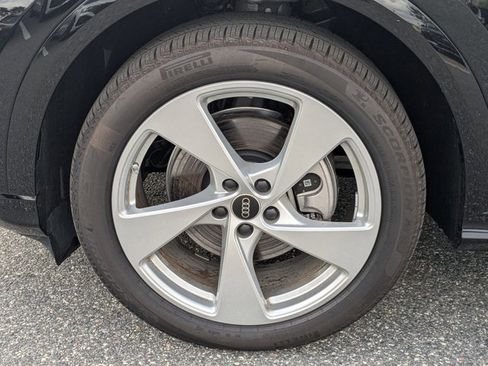 New 2025 Audi Q5 Prestige image 9