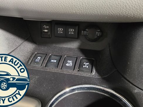 Used 2017 Toyota Highlander XLE image 20