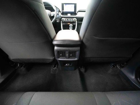 Used 2025 Toyota RAV4 XLE AWD/4WD image 22