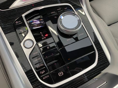 Certified 2025 BMW X6 M60i w/ Dynamic Handling Package image 22