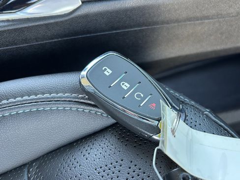 Used 2022 Chevrolet Bolt LT w/ Infotainment Package image 26