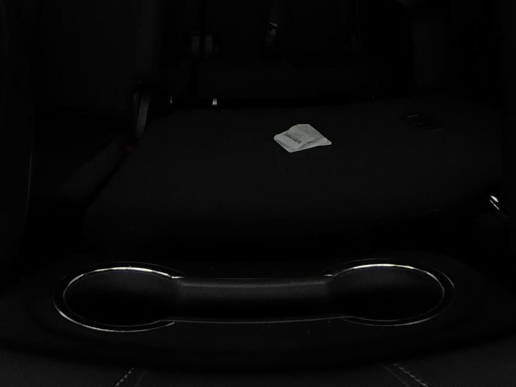 Used 2023 Chevrolet Suburban LS RWD image 13