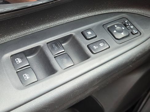 Used 2017 Mitsubishi Outlander SEL image 29