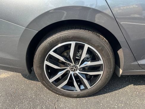 Used 2026 Volkswagen Jetta SE FWD image 33