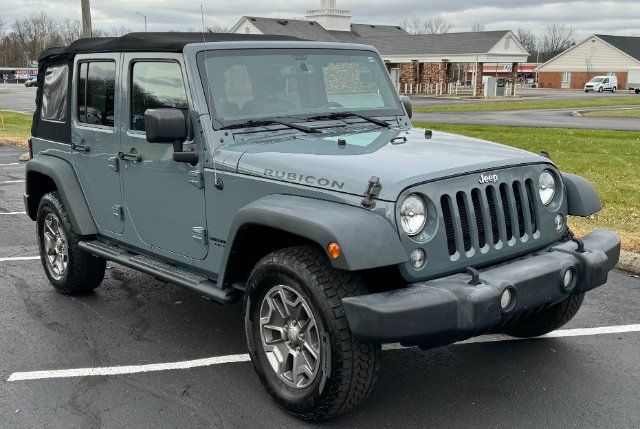 Used 2015 Jeep Wrangler Unlimited Rubicon w/ Connectivity Group AWD/4WD image 4