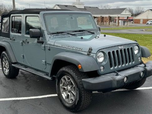 Used 2015 Jeep Wrangler Unlimited Rubicon w/ Connectivity Group image 4