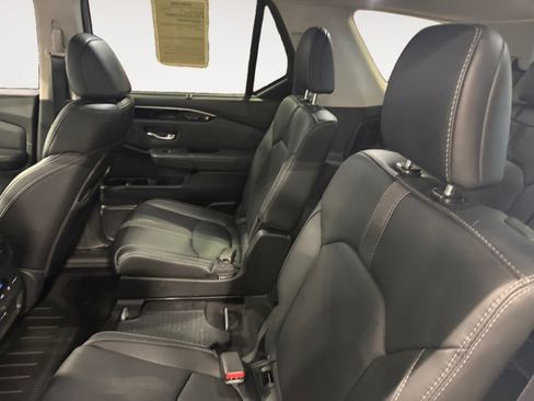 Used 2024 Honda Pilot Touring image 14