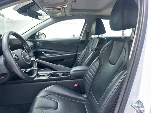 Used 2025 Hyundai Elantra Limited FWD image 39