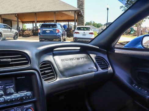 Used 1998 Chevrolet Corvette Coupe w/ Roof Pkg RWD image 65