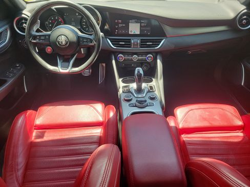 Used 2023 Alfa Romeo Giulia Veloce RWD image 10