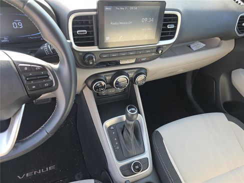 Used 2023 Hyundai Venue SEL FWD image 28