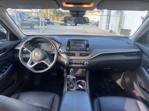 Used 2025 Nissan Altima 2.5 SR image 9