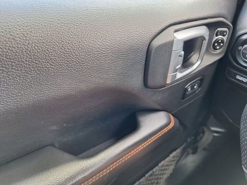 Used 2020 Jeep Gladiator Mojave image 18