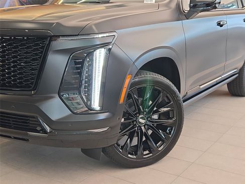 New 2026 Cadillac Escalade Platinum Sport w/ LPO, ONYX Package AWD/4WD image 7