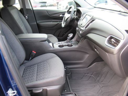 Used 2022 Chevrolet Equinox LT FWD image 11