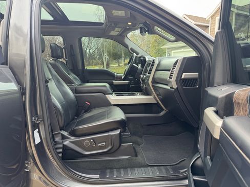 Used 2017 Ford F350 Lariat w/ Lariat Ultimate Package image 19