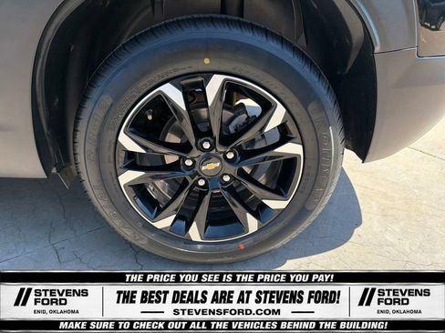 Used 2023 Chevrolet TrailBlazer LT FWD image 12