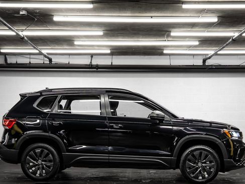 Used 2024 Volkswagen Taos S image 6