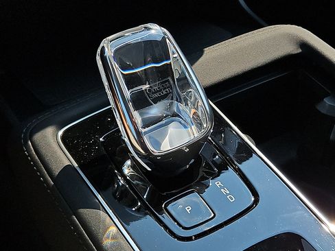 New 2026 Volvo XC90 B5 Core AWD/4WD image 13