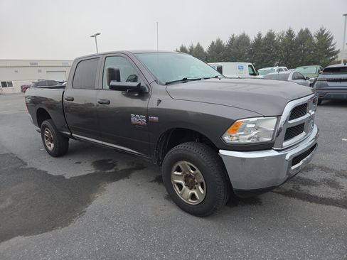 Used 2015 RAM 2500 Tradesman w/ Chrome Appearance Group AWD/4WD image 17