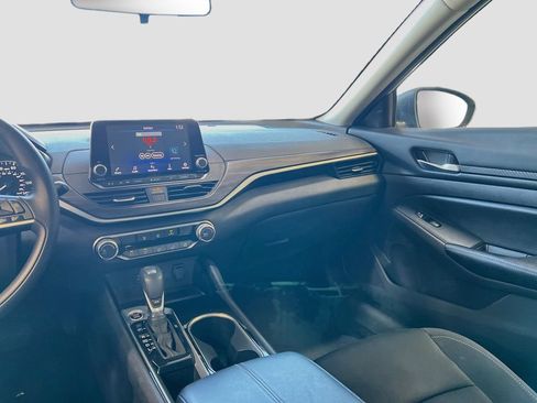 Used 2024 Nissan Altima 2.5 SV FWD image 21