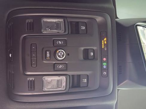 Used 2021 Cadillac Escalade ESV Premium Luxury AWD/4WD image 20