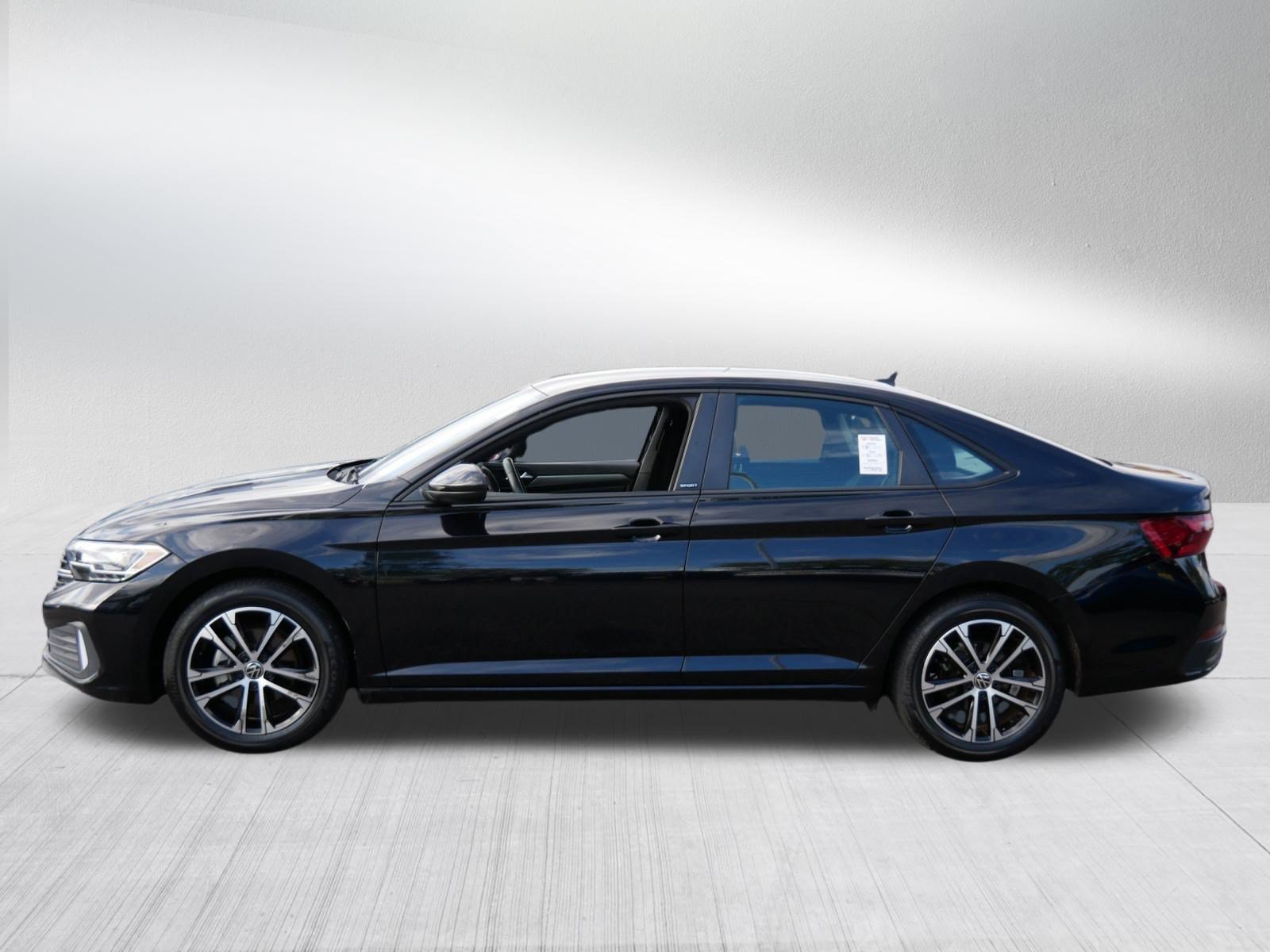 Certified 2024 Volkswagen Jetta Sport FWD image 4