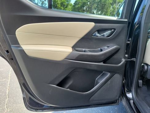 Certified 2023 Chevrolet Traverse LS FWD image 16