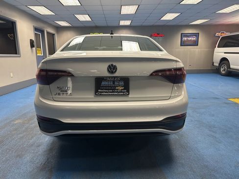 Used 2024 Volkswagen Jetta S image 7