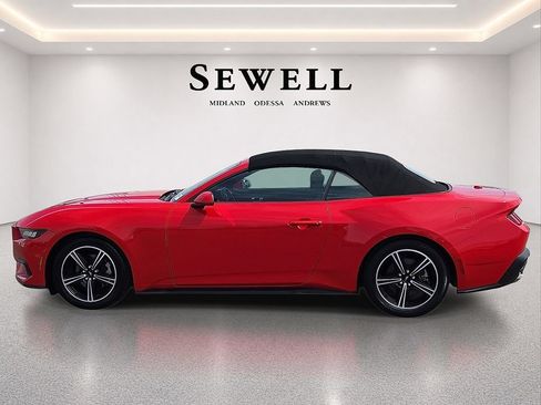 Used 2024 Ford Mustang Convertible RWD image 2
