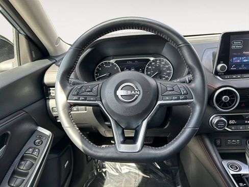 Used 2025 Nissan Sentra SR w/ SR Premium Package FWD image 13