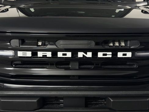 Used 2025 Ford Bronco Outer Banks w/ Sasquatch Package AWD/4WD image 13