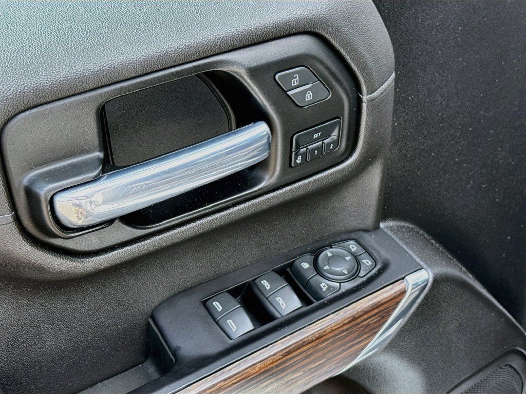 Used 2022 Chevrolet Silverado 1500 High Country AWD/4WD image 18