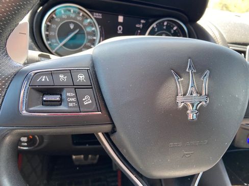 Used 2021 Maserati Levante GranSport image 23