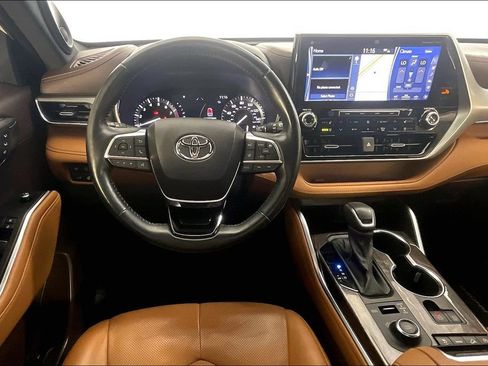 Used 2020 Toyota Highlander Platinum AWD/4WD image 6