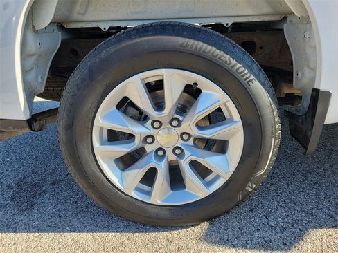 Used 2020 Chevrolet Silverado 1500 Custom w/ Custom Value Package image 5