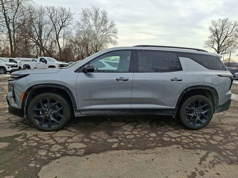 Used 2024 Chevrolet Traverse RS image 4