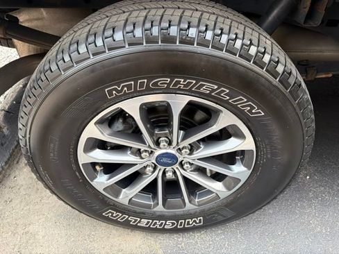 Used 2020 Ford F150 XLT w/ Equipment Group 302A Luxury AWD/4WD image 10