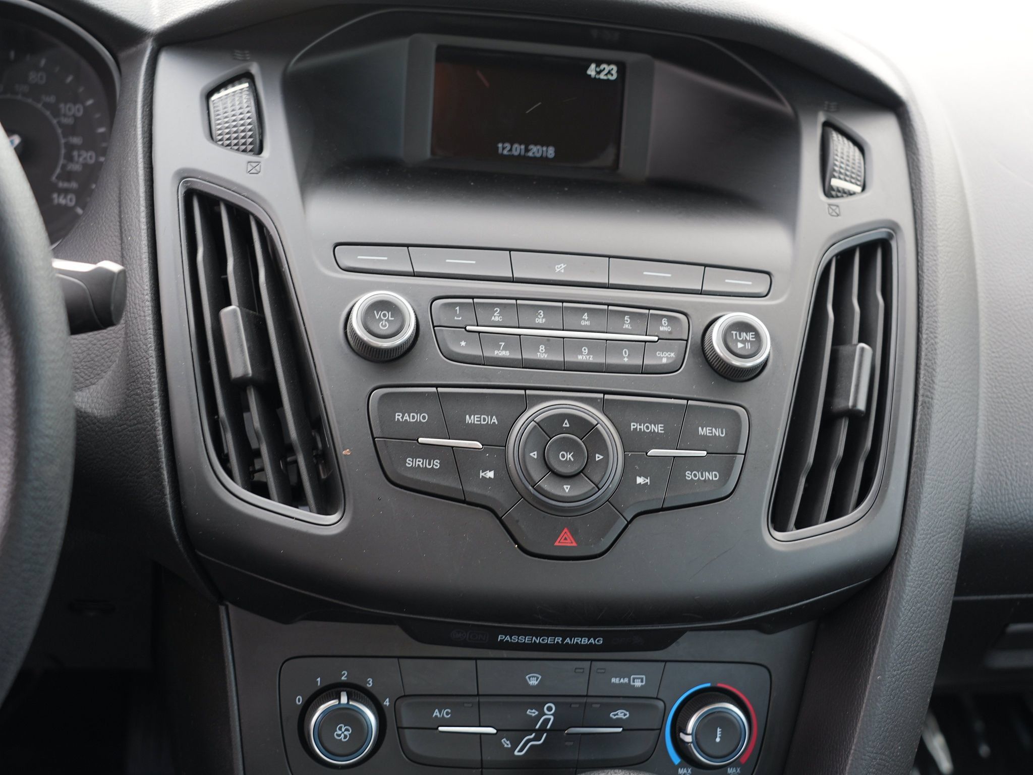 Used 2018 Ford Focus SE FWD image 23