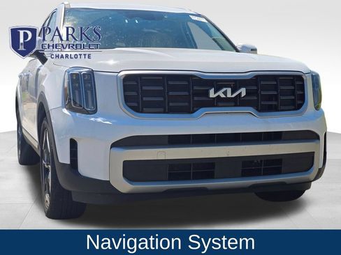 Used 2025 Kia Telluride S FWD image 1