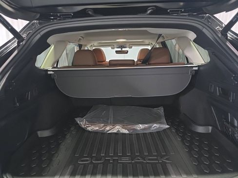 Used 2022 Subaru Outback Touring image 7