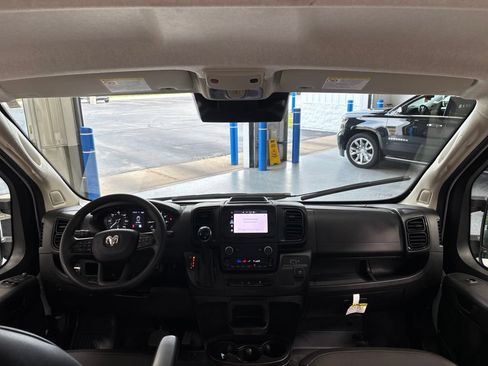 Used 2026 RAM ProMaster 2500 w/ Convenience Group FWD image 11