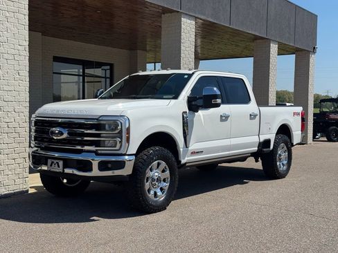 Used 2025 Ford F250 King Ranch w/ Chrome Package image 4