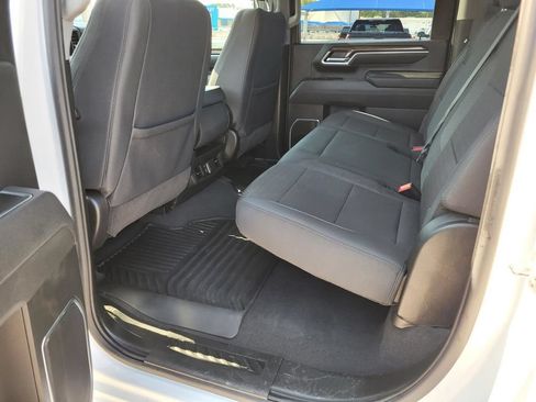 Used 2025 Chevrolet Silverado 2500 LT w/ Convenience Package AWD/4WD image 3