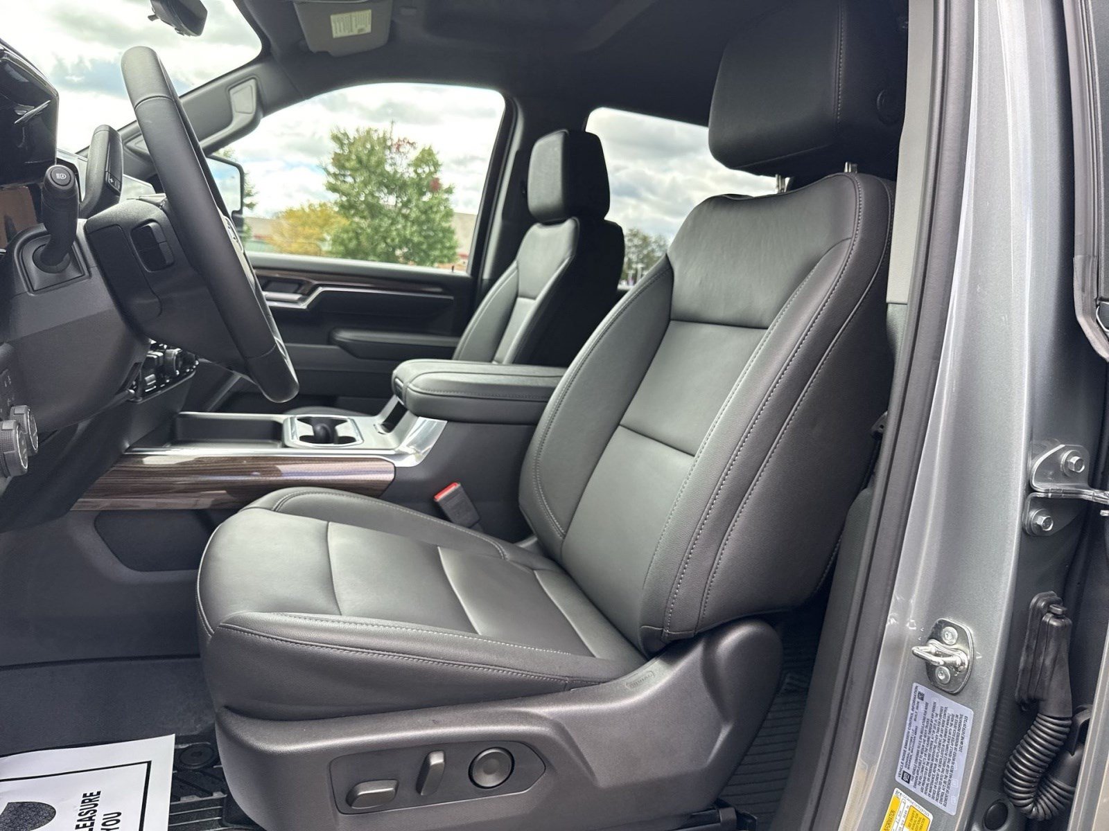 Used 2026 Chevrolet Silverado 2500 LT w/ All Star Edition AWD/4WD image 13