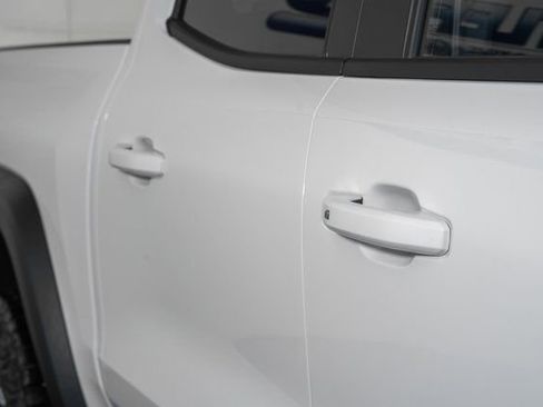 New 2026 Chevrolet Colorado ZR2 w/ Technology Package image 18