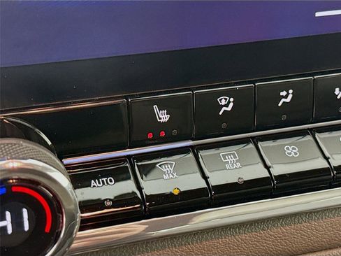 Used 2024 Chevrolet Colorado ZR2 w/ Safety Package image 21