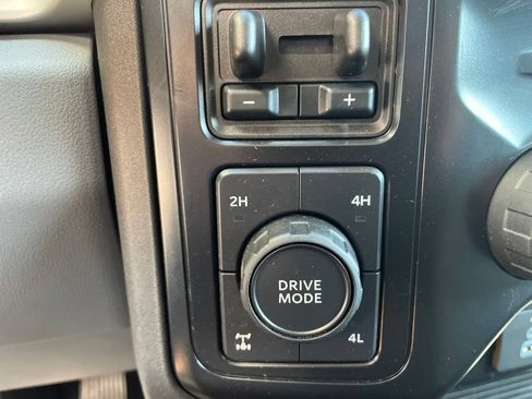 Used 2025 Ford F350 XLT w/ Black Appearance Package AWD/4WD image 27
